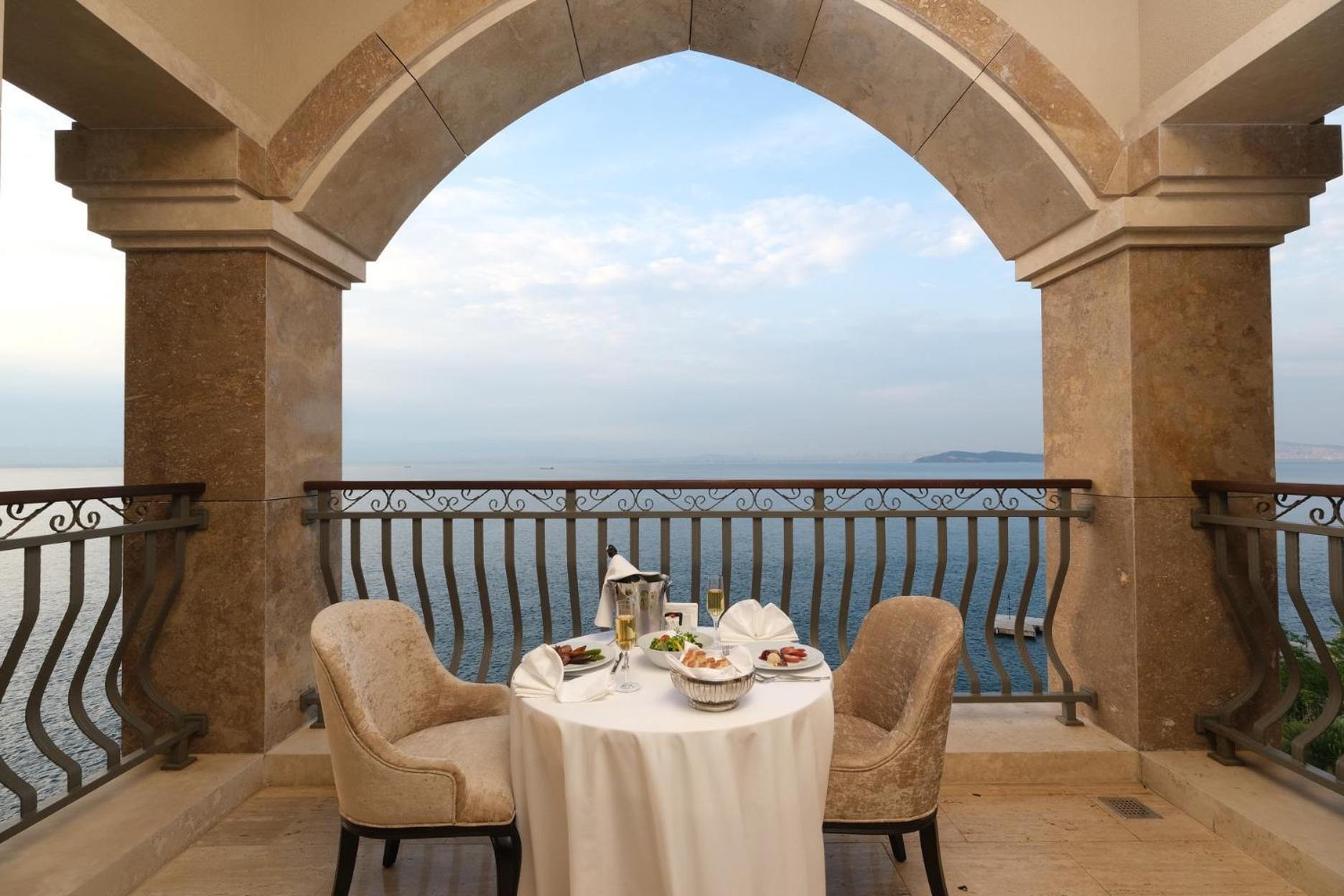Birun Ada Hotel Бургаз Экстерьер фото